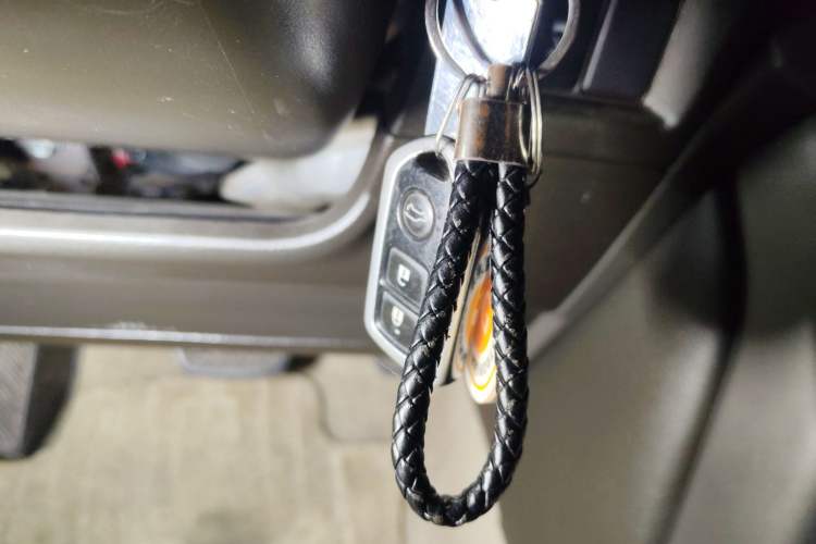 Used Toyota Prado 2010 2.7L Automatic Deluxe Edition Vehicle Key