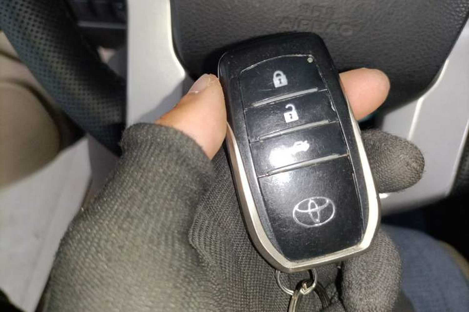 Used Toyota Prado 2010 4.0L Automatic TX-L Vehicle Key