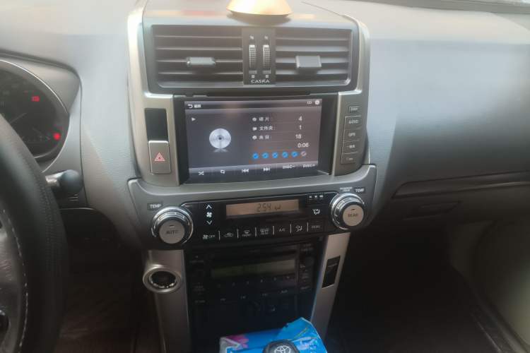 Used Toyota Prado 2010 4.0L Automatic TX-L Audio And AC Panel