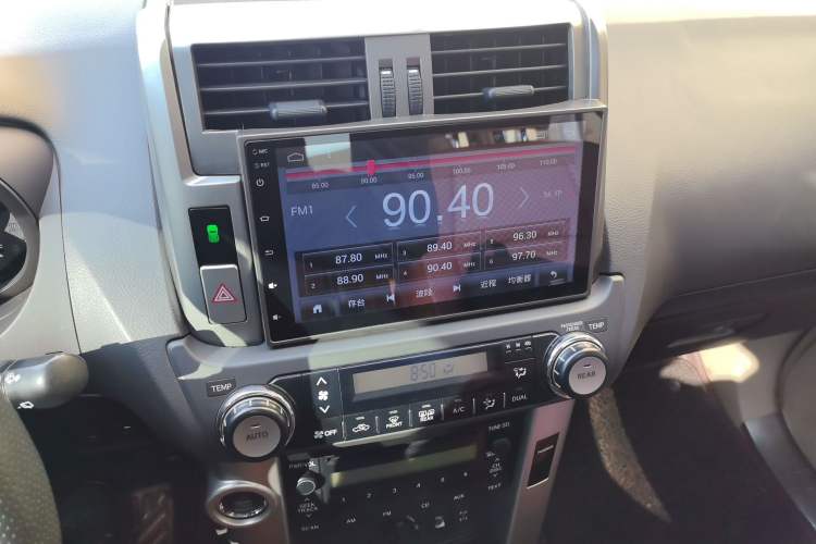 Used Toyota Prado 2010 4.0L Automatic TX-L Audio And AC Panel