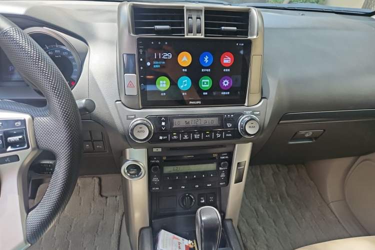 Used Toyota Prado 2010 4.0L Automatic TX-L Audio And AC Panel