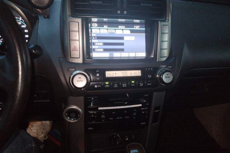Used Toyota Prado 2010 4.0L Automatic TX-L NAVI Audio And AC Panel