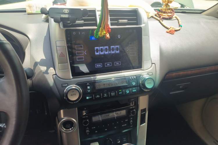 Used Toyota Prado 2010 4.0L Automatic VX Audio And AC Panel