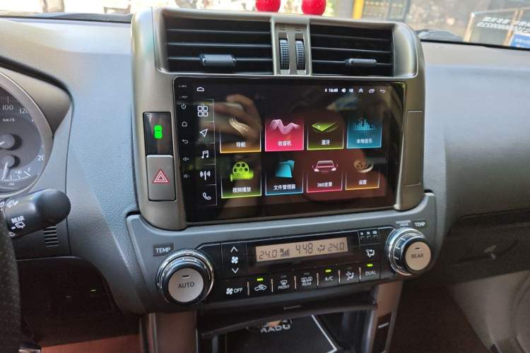 Used Toyota Prado 2010 2.7L Automatic Deluxe Edition Audio And AC Panel