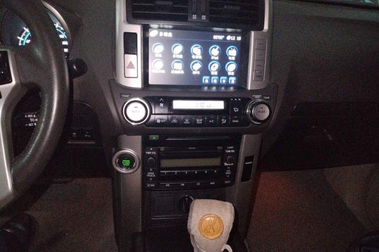 Used Toyota Prado 2010 4.0L Automatic TX Audio And AC Panel