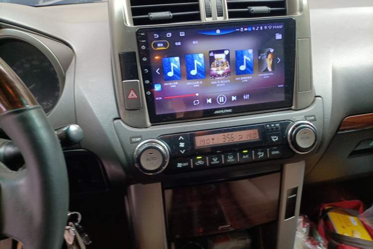 Used Toyota Prado 2010 2.7L Automatic Deluxe Edition Audio And AC Panel