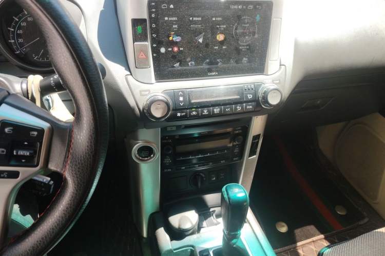 Used Toyota Prado 2010 4.0L Automatic TX-L Audio And AC Panel