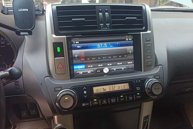 Used Toyota Prado 2010 4.0L Automatic TX-L Audio And AC Panel