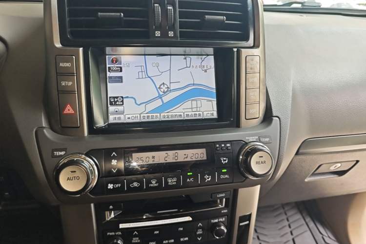 Used Toyota Prado 2010 2.7L Automatic Deluxe Edition Audio And AC Panel