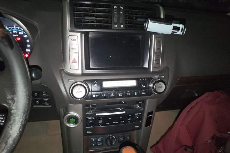 Used Toyota Prado 2010 4.0L Automatic VX NAVI Audio And AC Panel