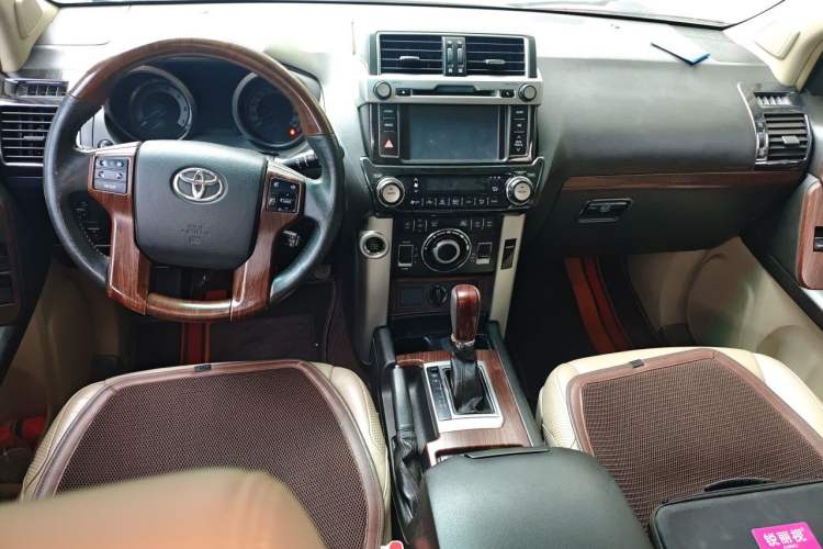Used Toyota Prado  Center Console