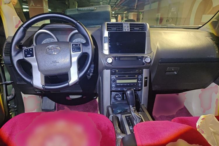 Used Toyota Prado 2010 2.7L Automatic Standard Edition Center Console