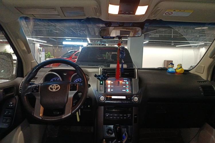 Used Toyota Prado 2010 2.7L Automatic Standard Edition Center Console