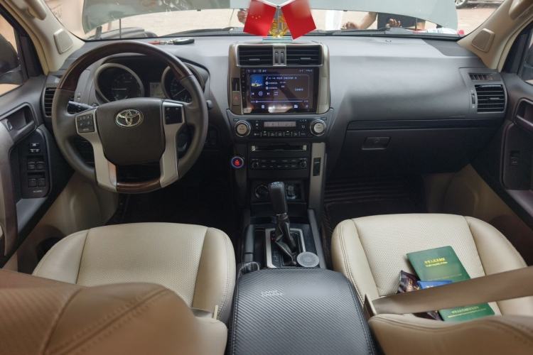 Used Toyota Prado  Center Console