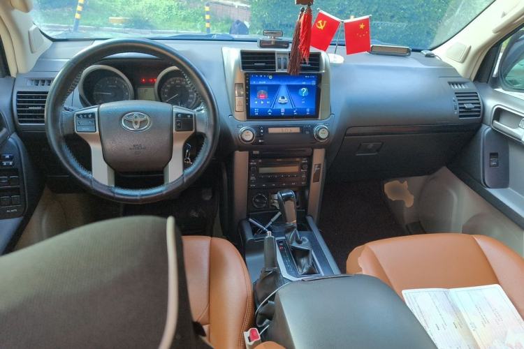 Used Toyota Prado 2010 2.7L Automatic Standard Edition Center Console
