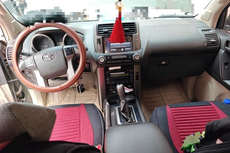 Used Toyota Prado 2010 2.7L Automatic Deluxe Edition Center Console