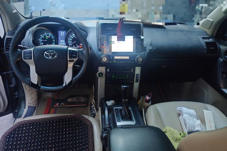 Used Toyota Prado 2010 4.0L Automatic TX-L NAVI Center Console
