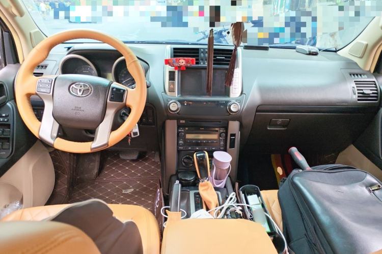 Used Toyota Prado 2010 2.7L Automatic Standard Edition Center Console