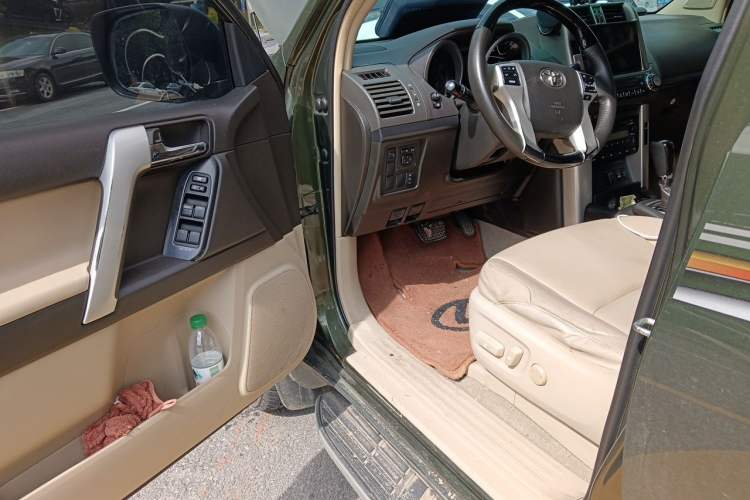 Used Toyota Prado 2010 4.0L Automatic TX-L Driver Seat