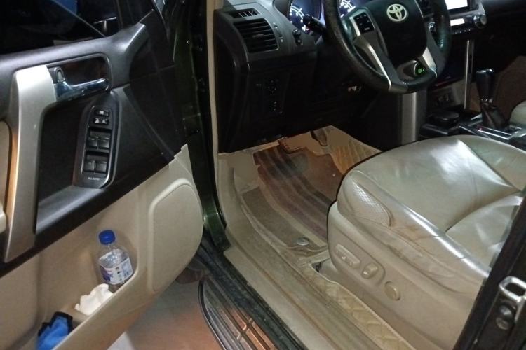 Used Toyota Prado 2010 4.0L Automatic TX-L Driver Seat