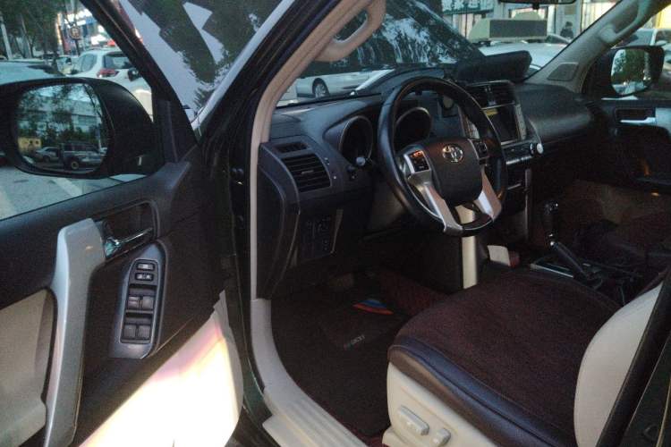 Used Toyota Prado 2010 4.0L Automatic TX-L NAVI Driver Seat