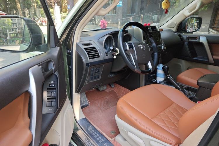 Used Toyota Prado 2010 2.7L Automatic Deluxe Edition Driver Seat