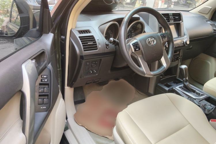 Used Toyota Prado 2010 2.7L Automatic Deluxe Edition Driver Seat