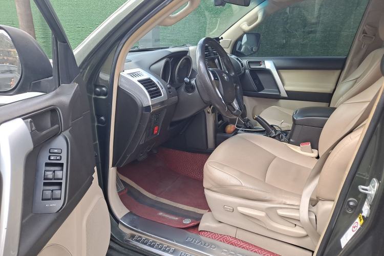 Used Toyota Prado 2010 2.7L Automatic Deluxe Edition Driver Seat