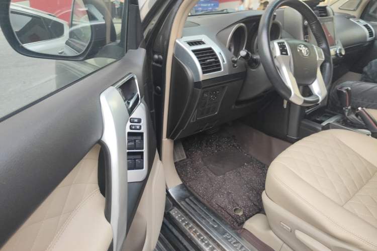 Used Toyota Prado 2010 2.7L Automatic Standard Edition Driver Seat