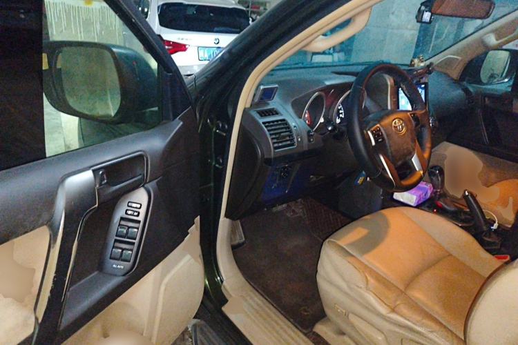 Used Toyota Prado 2010 2.7L Automatic Deluxe Edition Driver Seat
