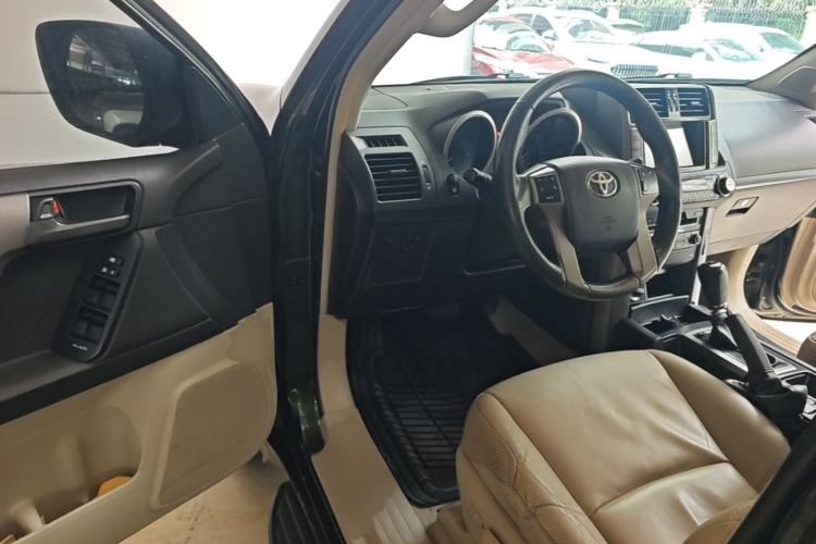 Used Toyota Prado 2010 2.7L Automatic Deluxe Edition Driver Seat