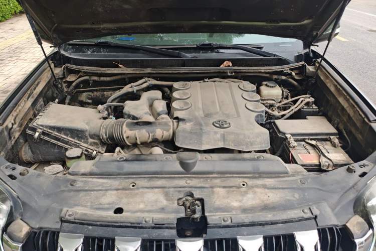 Used Toyota Prado  Engine Bay