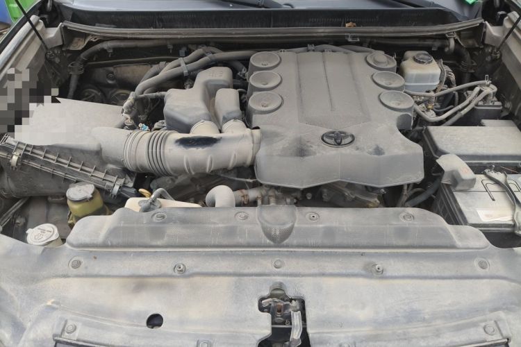 Used Toyota Prado 2010 4.0L Automatic TX-L Engine Bay