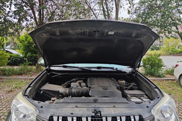 Used Toyota Prado 2010 4.0L Automatic TX-L Engine Bay