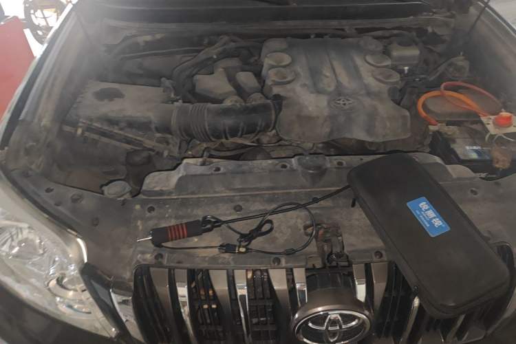 Used Toyota Prado 2010 4.0L Automatic TX-L Engine Bay