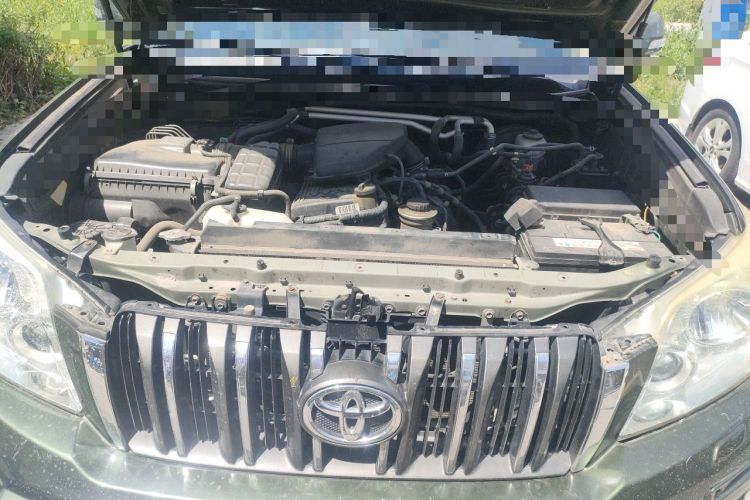 Used Toyota Prado 2010 2.7L Automatic Deluxe Edition Engine Bay