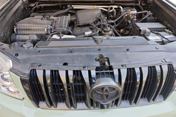 Used Toyota Prado 2010 2.7L Automatic Deluxe Edition Engine Bay