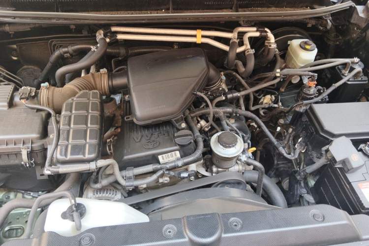 Used Toyota Prado 2010 2.7L Automatic Deluxe Edition Engine Bay