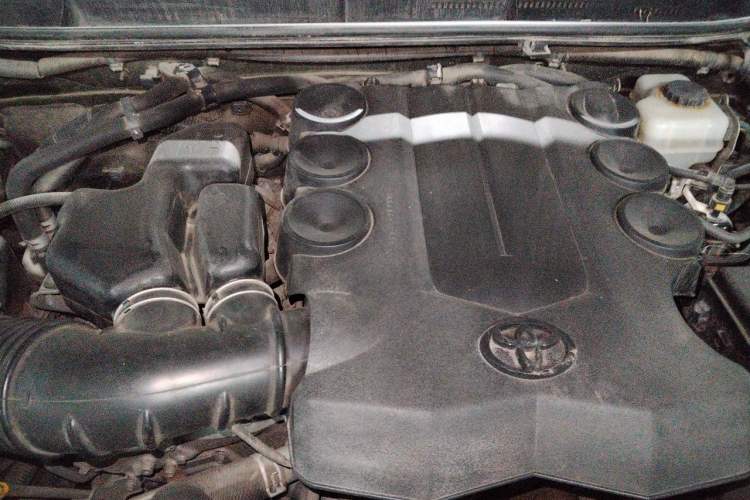 Used Toyota Prado 2010 4.0L Automatic TX Engine Bay