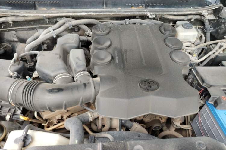 Used Toyota Prado 2010 4.0L Automatic TX-L NAVI Engine Bay