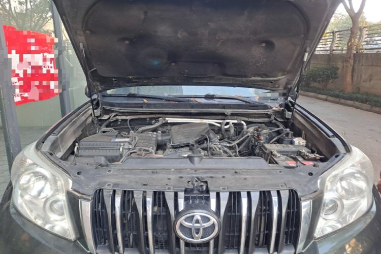 Used Toyota Prado 2010 2.7L Automatic Deluxe Edition Engine Bay