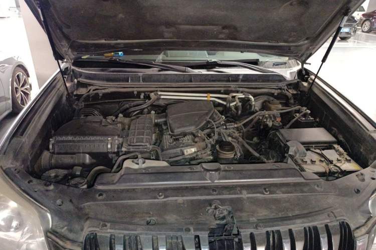 Used Toyota Prado 2010 2.7L Automatic Standard Edition Engine Bay