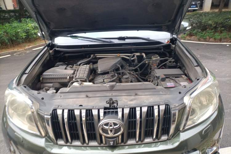 Used Toyota Prado 2010 2.7L Automatic Deluxe Edition Engine Bay