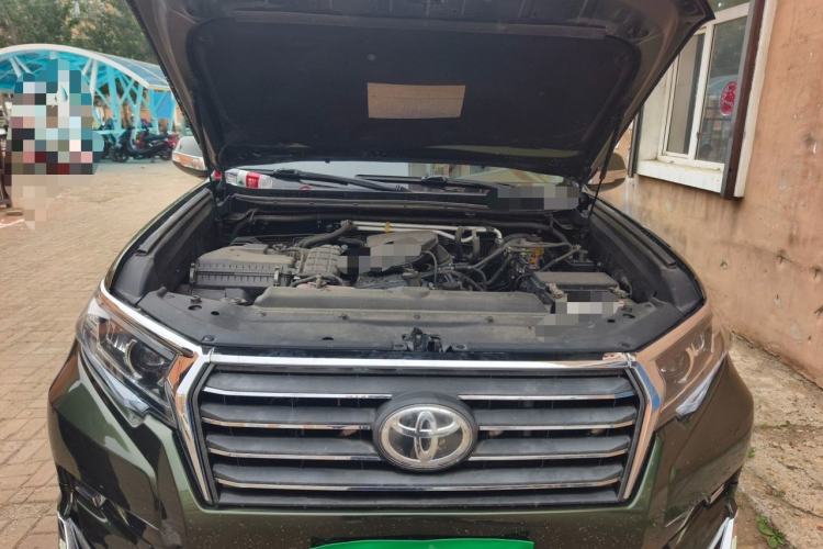 Used Toyota Prado  Engine Bay