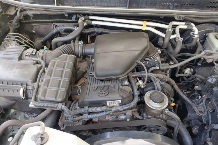 Used Toyota Prado 2010 2.7L Automatic Deluxe Edition Engine Bay