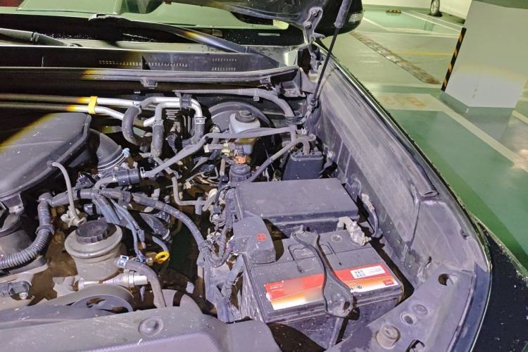 Used Toyota Prado 2010 2.7L Automatic Standard Edition Engine Bay Left