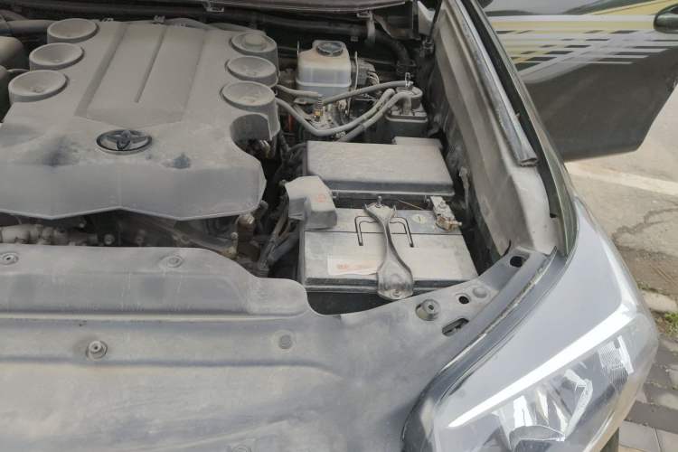 Used Toyota Prado 2010 4.0L Automatic TX-L Engine Bay Left