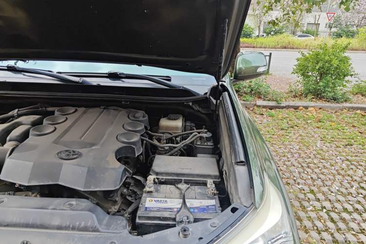 Used Toyota Prado 2010 4.0L Automatic TX-L Engine Bay Left