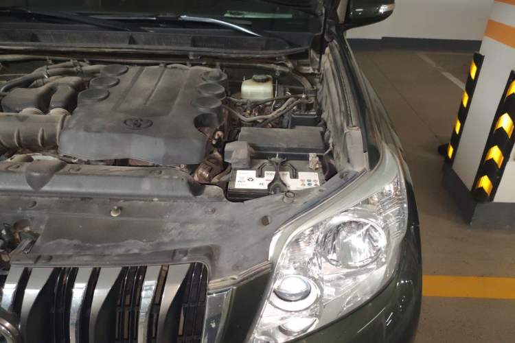 Used Toyota Prado 2010 4.0L Automatic TX Engine Bay Left