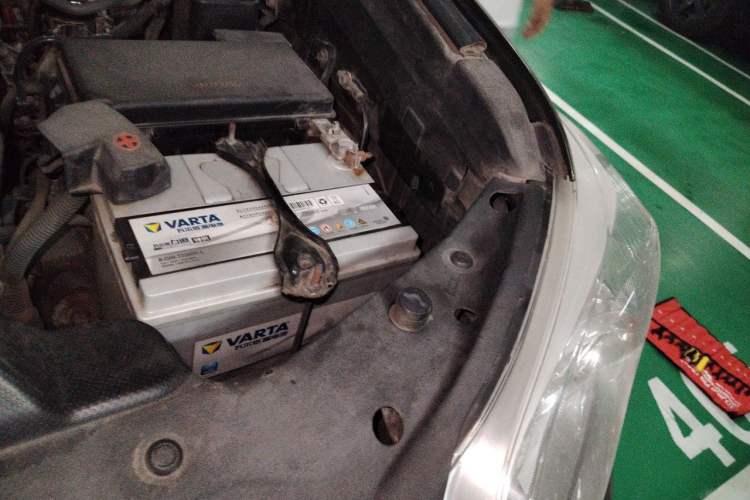 Used Toyota Prado 2010 4.0L Automatic TX Engine Bay Left